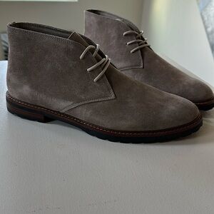 NEW ALDO Men’s suede ankle boot w/ rubber sole